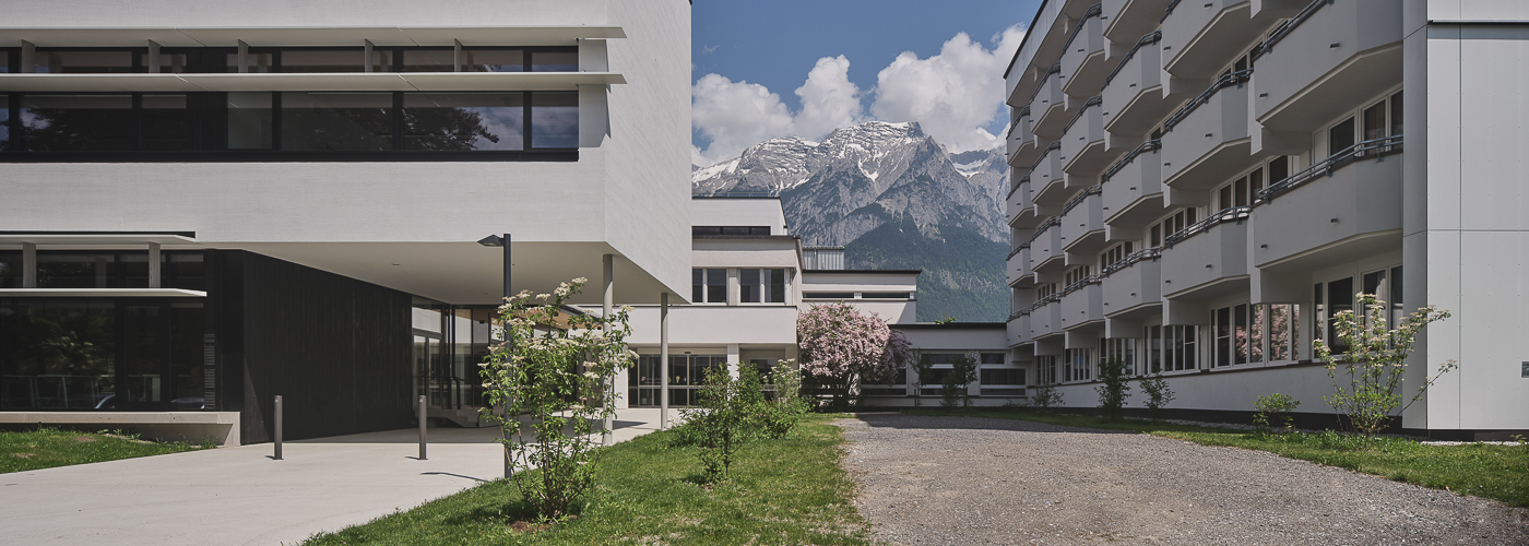 Schule von vorne